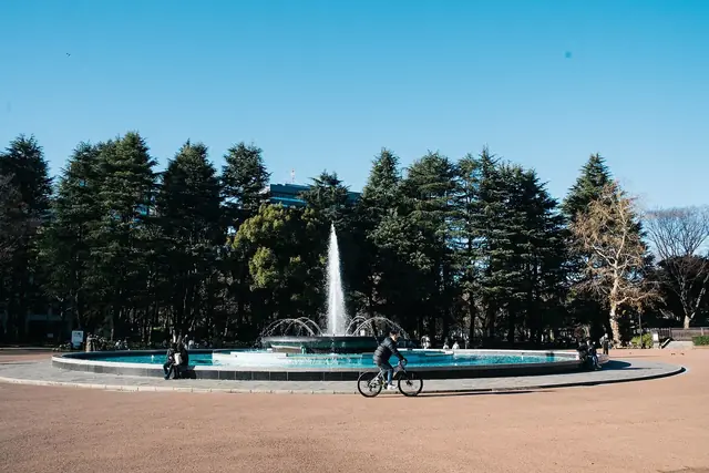 晴れた冬の日の日比谷公園の大噴水