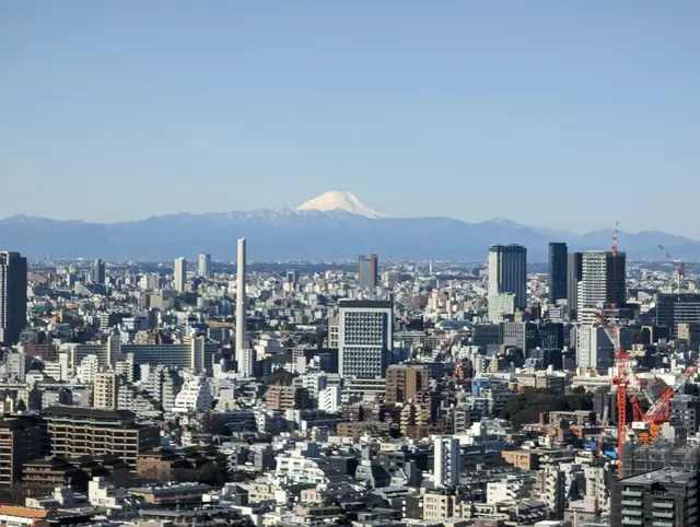 六本木ヒルズから見た渋谷の街並みと遠くの富士山